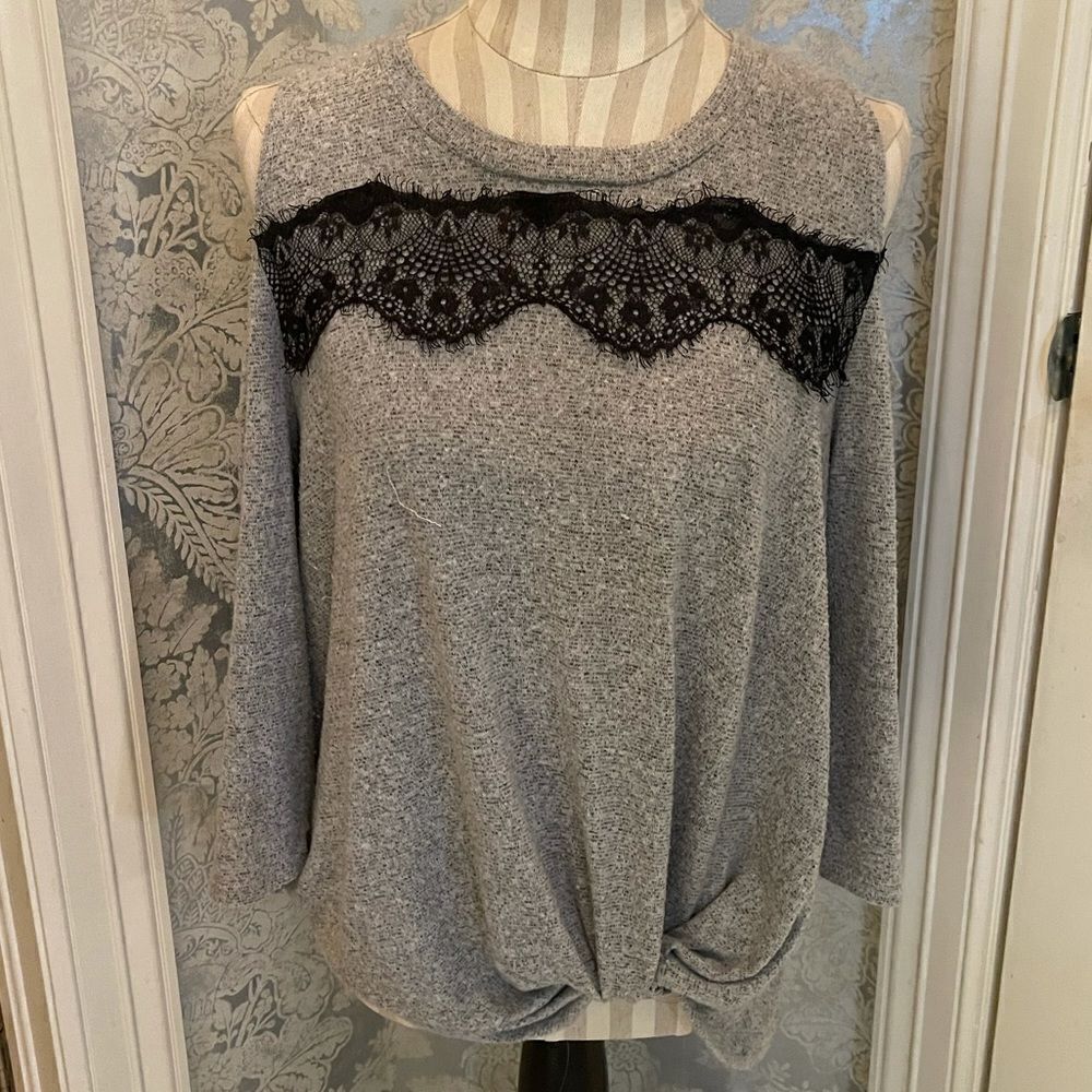 AWESOME KNIT Cold Shoulder Top! - Picture 14 of 16
